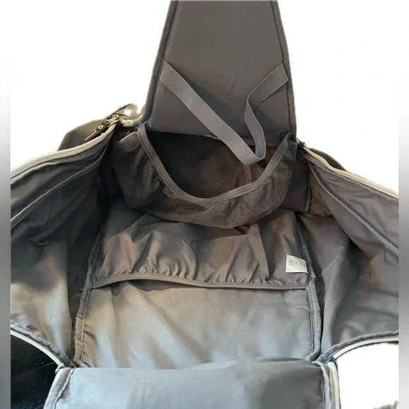 Nike Hoops Elite Max Pro Quad Zip Breast Cancer Backpack - Picture 8 of 11